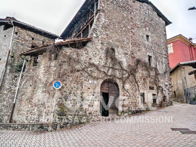 Villa in vendita a Primaluna LC