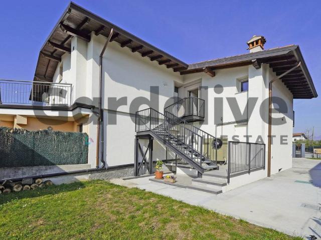 Villa in vendita a Puegnago sul Garda BS