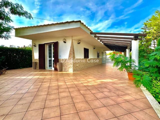 Villa in vendita a Pulsano TA