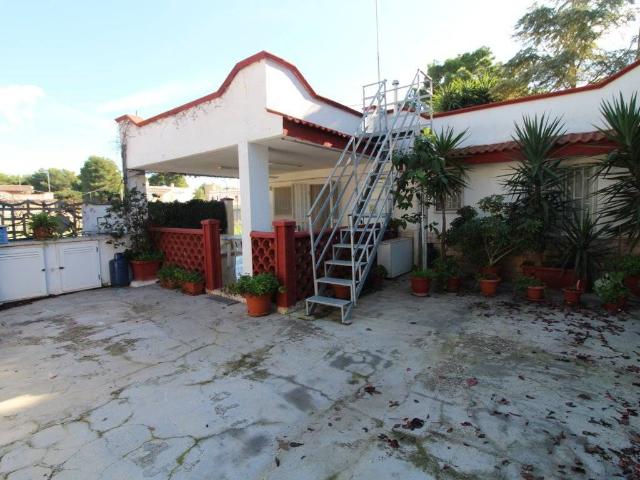 Villa in vendita a Pulsano TA