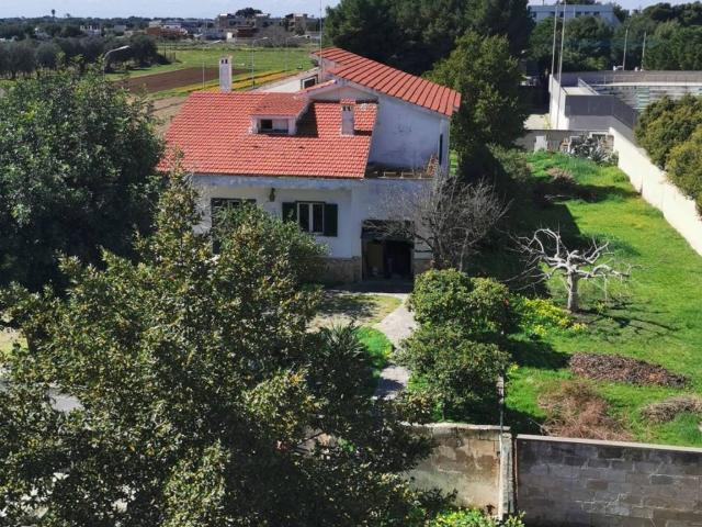Villa in vendita a Pulsano TA