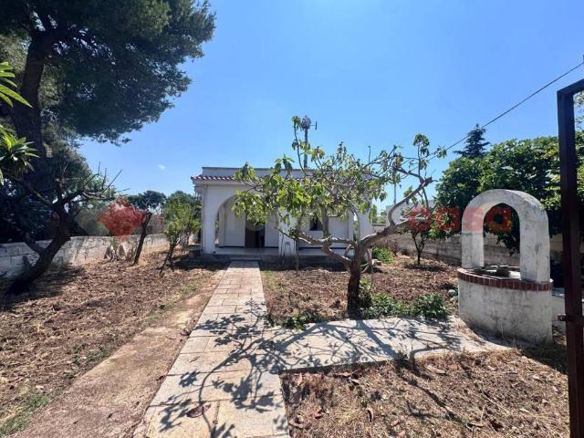 Villa in vendita a Pulsano TA
