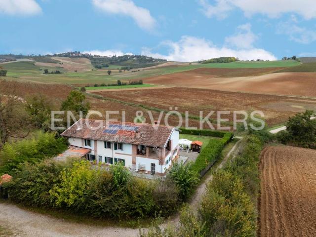 Villa in vendita a Quargnento AL
