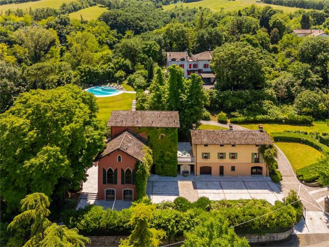 Villa in Vendita a Quattro Castella