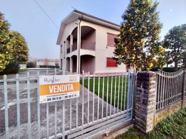 Villa in vendita a Quingentole MN