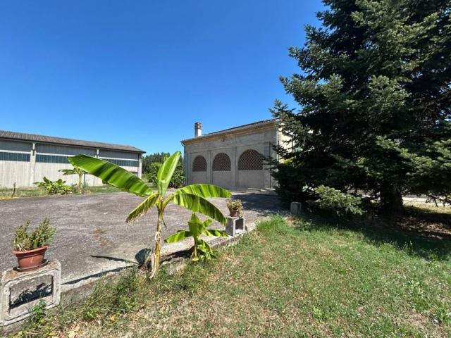 Villa in vendita a Quistello MN
