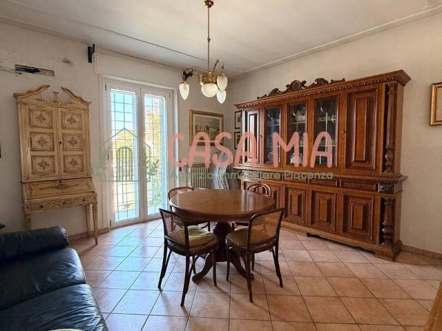 Villa in vendita a Rottofreno, San Nicol