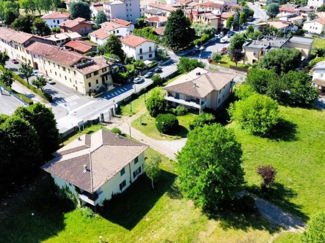 Villa in vendita a Rovato BS
