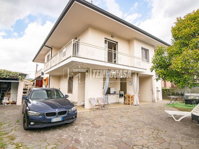 Villa in vendita a Rovato