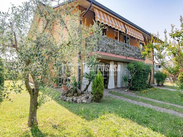 Villa in vendita a Rovato