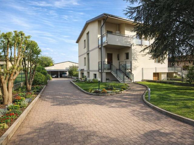 Villa in vendita a Rovellasca CO