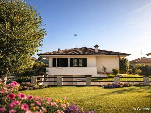 Villa in vendita a Rovello Porro CO
