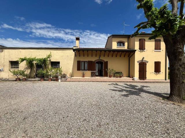 Villa in vendita a Roverchiara VR