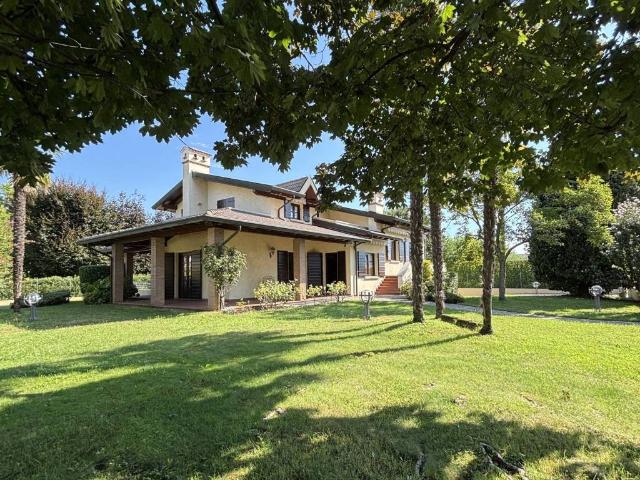 Villa in vendita a Roveredo in Piano PN