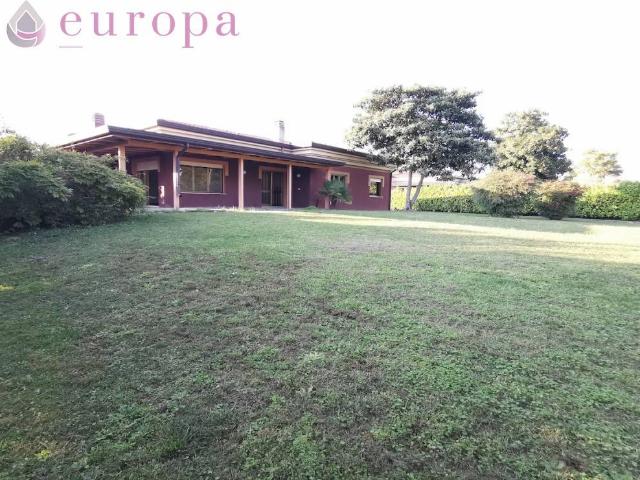 Villa in vendita a Roveredo in Piano PN
