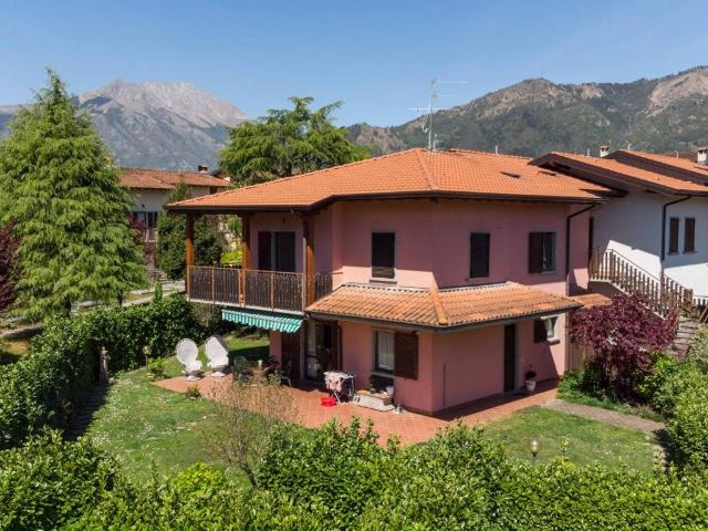 Villa in vendita a Rovetta BG