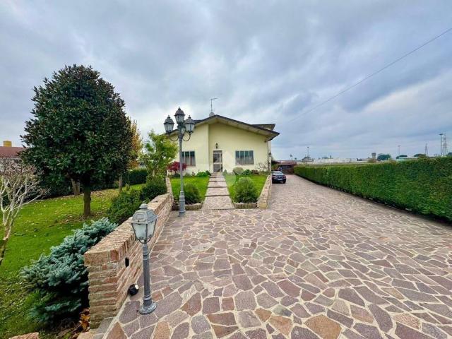 Villa in vendita a Rovigo RO