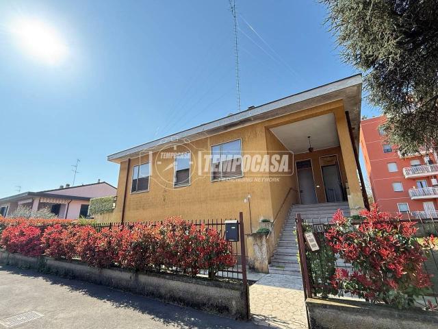 Villa in vendita a Rozzano
