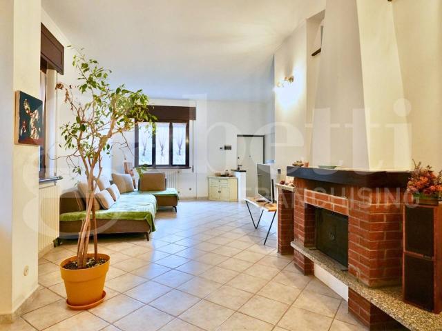 Villa in vendita a Rozzano