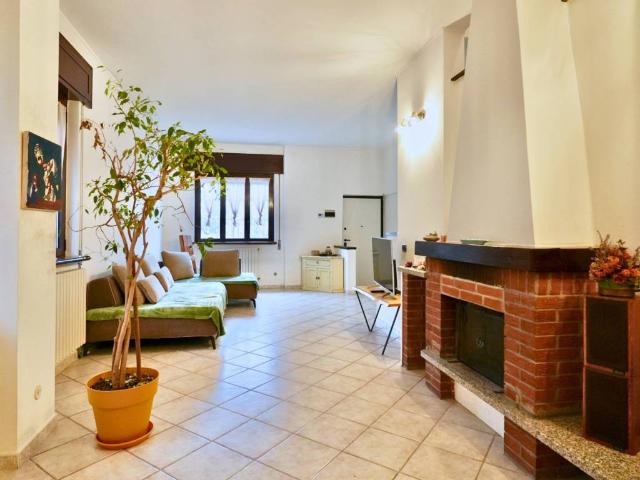 Villa in vendita a Rozzano MI