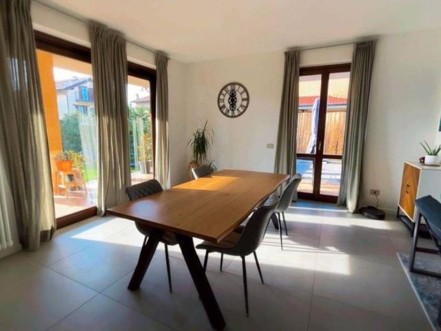 Villa in vendita a Robbiate LC