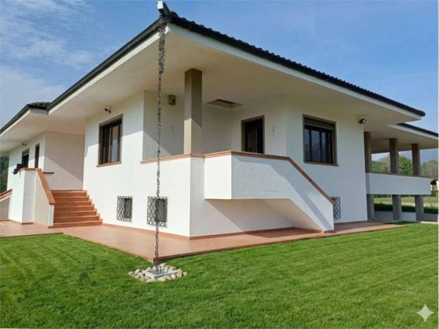 Villa in vendita a Rocca Canavese TO
