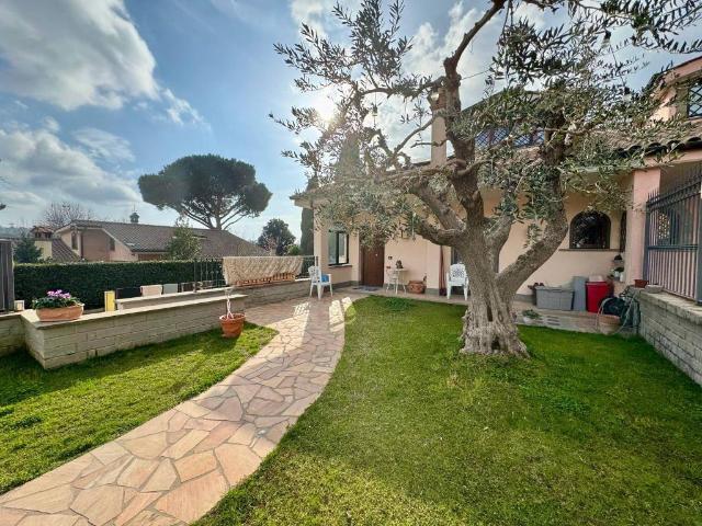 Villa in vendita a Rocca di Papa RM