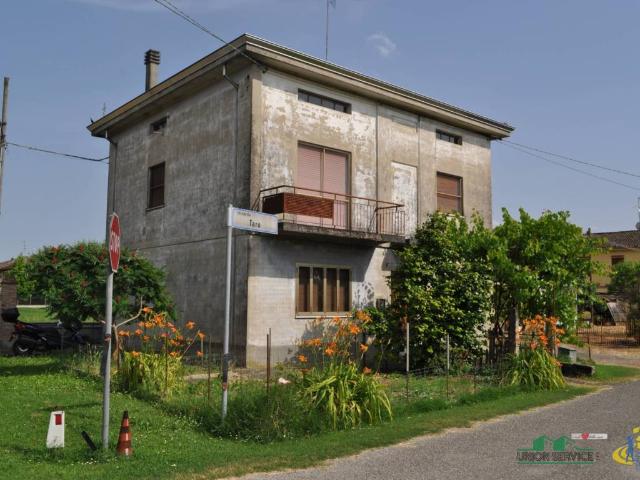 Villa in vendita a Roccabianca PR