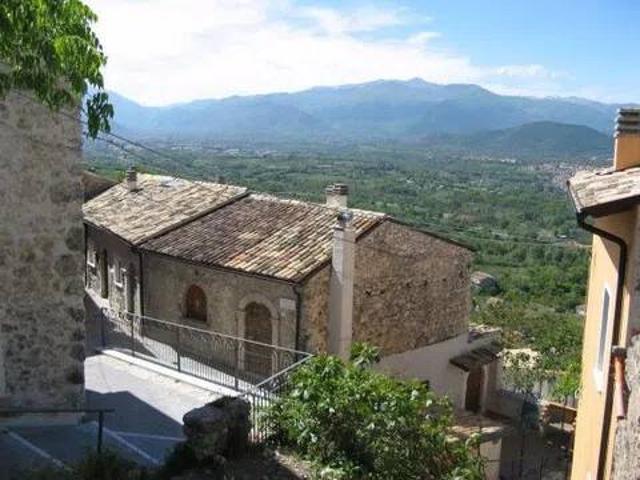 Villa in vendita a Roccacasale AQ