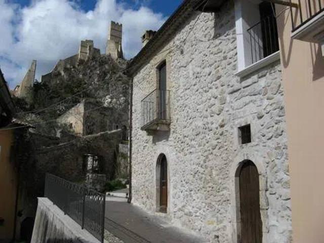 Villa in vendita a Roccacasale AQ