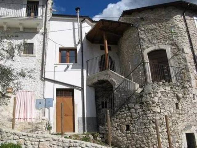 Villa in vendita a Roccacasale AQ