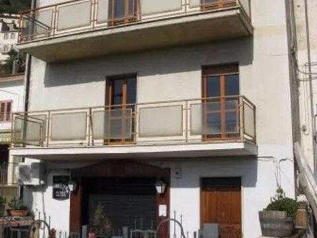 Villa in vendita a Roccacasale AQ