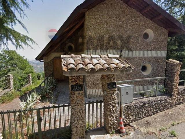 Villa in vendita a Roccamontepiano CH