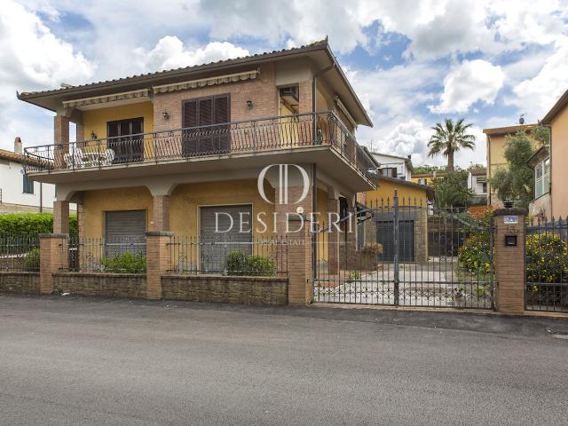 VILLA in VENDITA a ROCCASTRADA STICCIANO di 12 vani