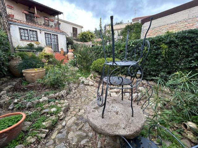 Villa in vendita a Roccella Ionica RC