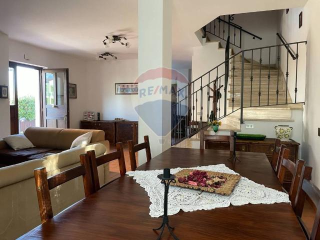 Villa in vendita a Rocchetta a Volturno IS