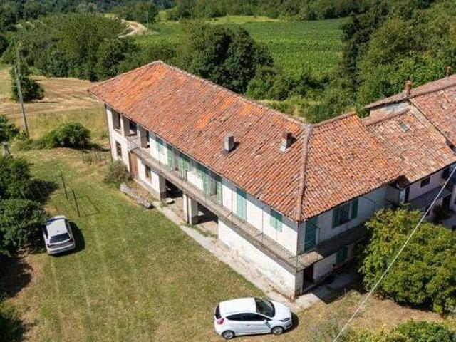 Villa in vendita a Roddino CN