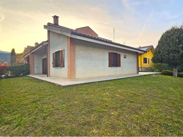 Villa in vendita a Roletto TO
