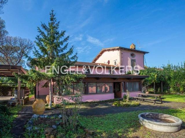 Villa in vendita a Roma