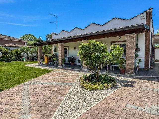 Villa in vendita a Roma