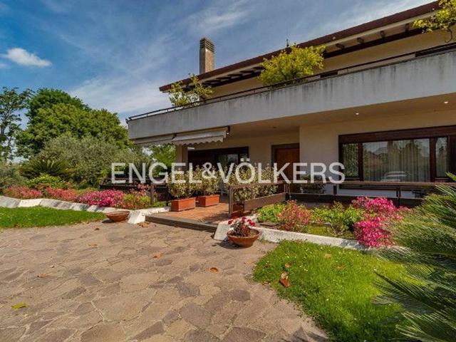 Villa in vendita a Roma