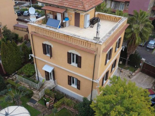 Villa in vendita a Roma