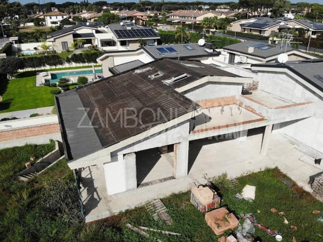 Villa plurifamiliare in vendita a Roma