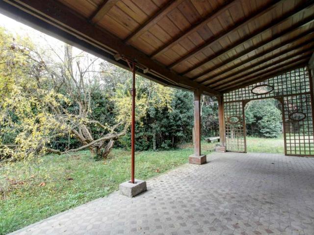 VILLA in VENDITA a ROMA CASSIA di 8 vani