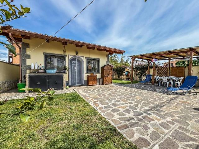 Villa in vendita a Roma RM
