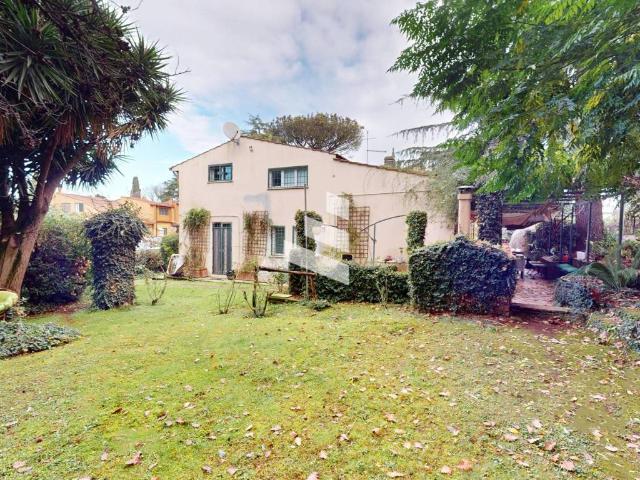 Villa in vendita a Roma RM