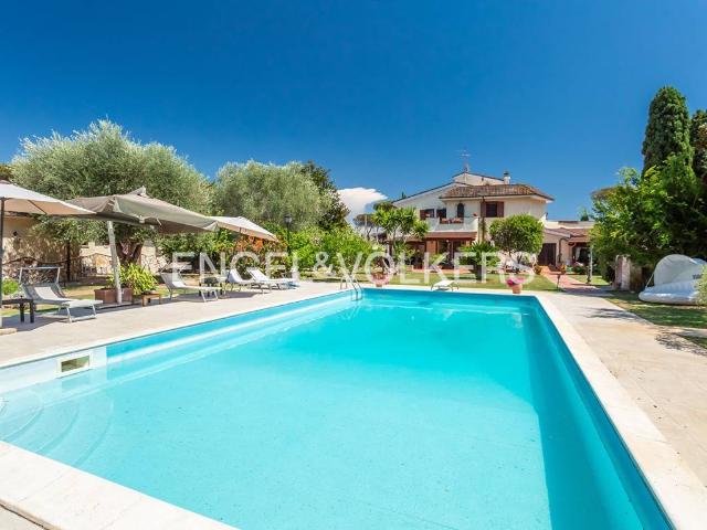Villa in vendita a Roma RM