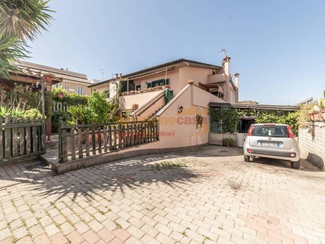 Villa in vendita a Roma RM