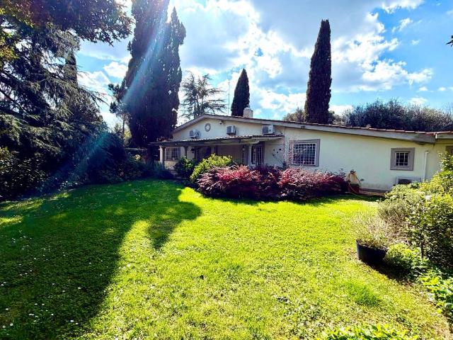 Villa in vendita a Roma RM