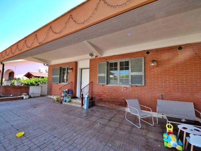 Villa in vendita a Roma RM